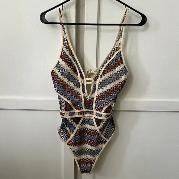 BECCA Driftwood Crotchet Bikini - S - Picture 4 of 8